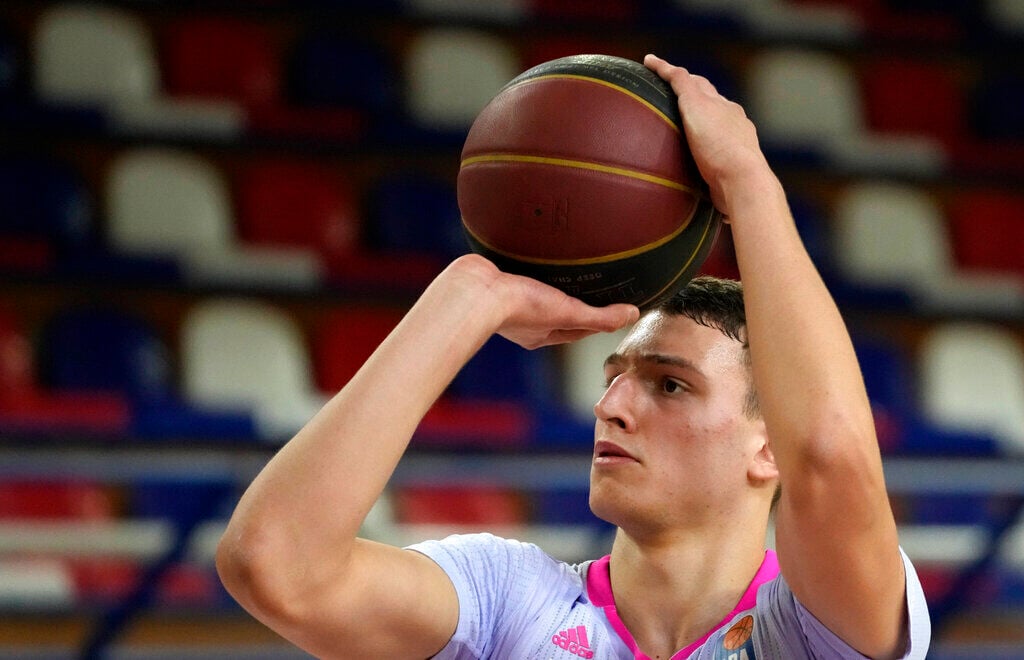 20. San Antonio: Nikola Jovic, Serbia, 6-11
